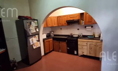 Casa con Quincho y Pileta