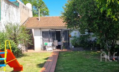 Casa con Quincho y Pileta