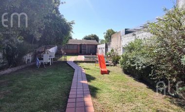 Casa con Quincho y Pileta
