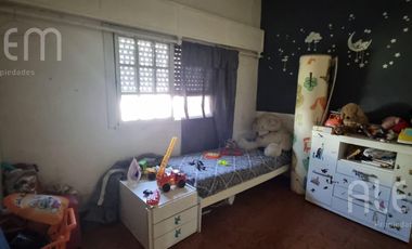 Casa con Quincho y Pileta