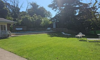 HERMOSA CASA EN PINOS DE ANCHORENA! INCREIBLE PARQUE CON PISCINA!