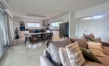 Venta - Casa en Barrio Privado Altos de Campo Grande - Pilar