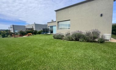 Venta - Casa en Barrio Privado Altos de Campo Grande - Pilar