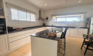 Venta - Casa en Barrio Privado Altos de Campo Grande - Pilar