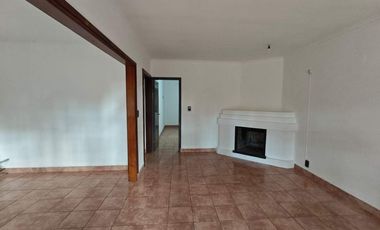 ¡OPORTUNIDA ÚNICA CON UBICACION PRIVILEGIADA. CASA EN VENTA UBICADA EN CALLE MITRE A PASOS DE LA AV JOSE INGENIEROS. OBERÁ MISIONES.