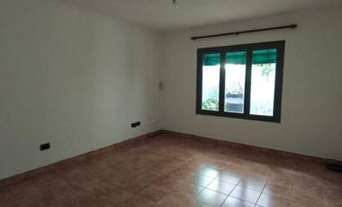 ¡OPORTUNIDA ÚNICA CON UBICACION PRIVILEGIADA. CASA EN VENTA UBICADA EN CALLE MITRE A PASOS DE LA AV JOSE INGENIEROS. OBERÁ MISIONES.