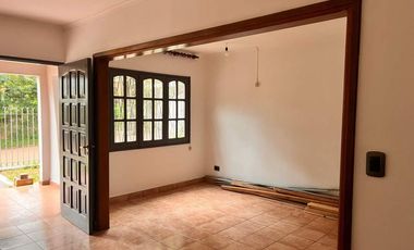 ¡OPORTUNIDA ÚNICA CON UBICACION PRIVILEGIADA. CASA EN VENTA UBICADA EN CALLE MITRE A PASOS DE LA AV JOSE INGENIEROS. OBERÁ MISIONES.