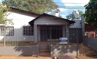 ¡OPORTUNIDA ÚNICA CON UBICACION PRIVILEGIADA. CASA EN VENTA UBICADA EN CALLE MITRE A PASOS DE LA AV JOSE INGENIEROS. OBERÁ MISIONES.