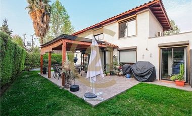 Casa en venta en la reina