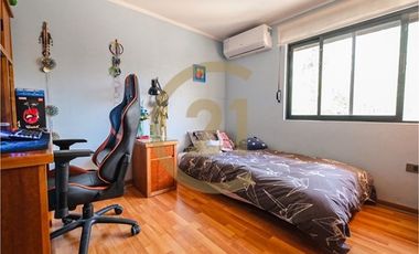 Casa en venta en la reina