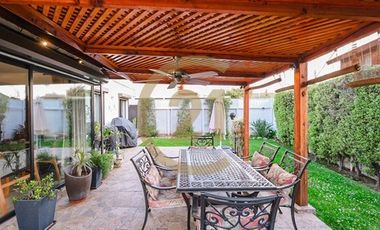 Casa en venta en la reina