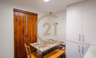 Casa en venta en la reina