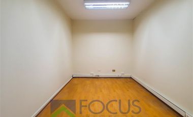 Oficina en Venta en Oficina a pasos de metro Plaza de Armas