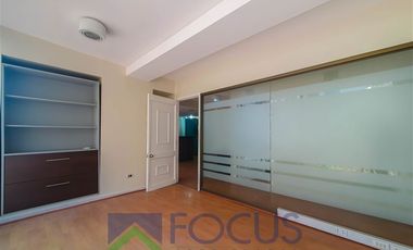Oficina en Venta en Oficina a pasos de metro Plaza de Armas