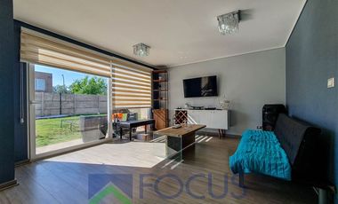 Casa en Venta en Vive en tranquilo sector de Padre Hurtado a pasos de la laguna