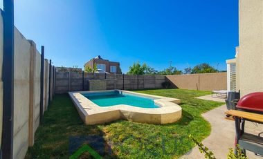 Casa en Venta en Vive en tranquilo sector de Padre Hurtado a pasos de la laguna