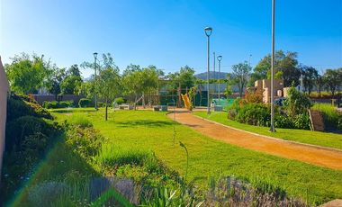 Casa en Venta en Vive en tranquilo sector de Padre Hurtado a pasos de la laguna