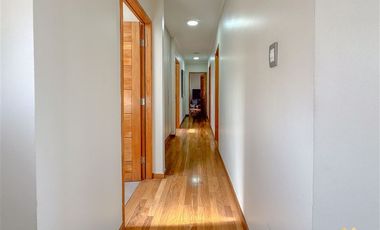 Casa en Arriendo en Av. La Quebrada / Las Condes