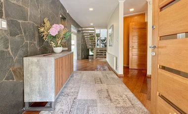 Casa en Arriendo en Av. La Quebrada / Las Condes