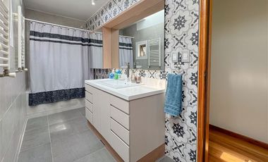 Casa en Arriendo en Av. La Quebrada / Las Condes