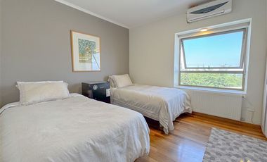 Casa en Arriendo en Av. La Quebrada / Las Condes