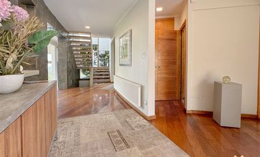 Casa en Arriendo en Av. La Quebrada / Las Condes