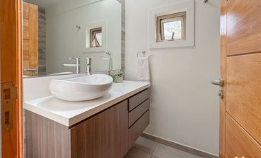 Casa en Arriendo en Av. La Quebrada / Las Condes