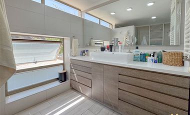 Casa en Arriendo en Av. La Quebrada / Las Condes