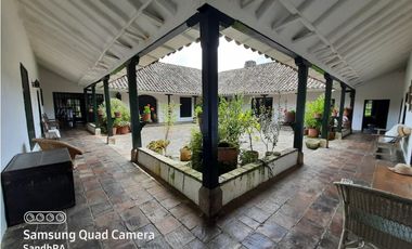 VENDO EXCLUSIVA HACIENDA CERCA DE BOGOTA