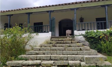 VENDO EXCLUSIVA HACIENDA CERCA DE BOGOTA