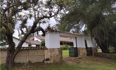 VENDO EXCLUSIVA HACIENDA CERCA DE BOGOTA
