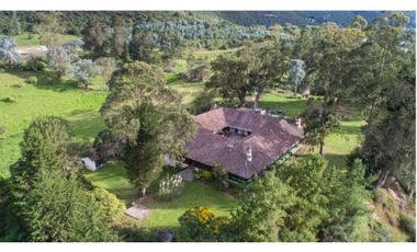 VENDO EXCLUSIVA HACIENDA CERCA DE BOGOTA