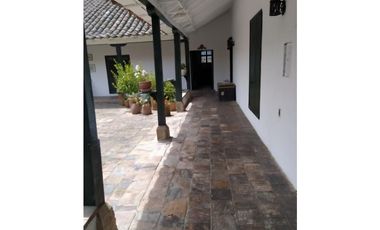 VENDO EXCLUSIVA HACIENDA CERCA DE BOGOTA