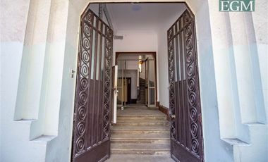 Local Comercial en Arriendo en Edificio con Estacionamientos / Cienfuegos