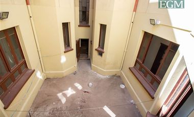 Local Comercial en Arriendo en Edificio con Estacionamientos / Cienfuegos