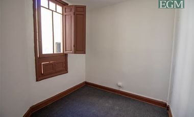 Local Comercial en Arriendo en Edificio con Estacionamientos / Cienfuegos