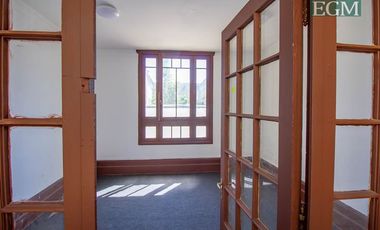 Local Comercial en Arriendo en Edificio con Estacionamientos / Cienfuegos
