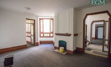 Local Comercial en Arriendo en Edificio con Estacionamientos / Cienfuegos