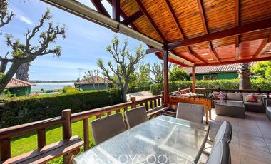 Casa en Venta en Condominio acceso y vista al Lago