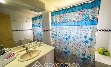 Casa en Venta en Condominio acceso y vista al Lago