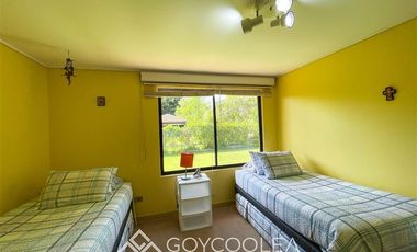 Casa en Venta en Condominio acceso y vista al Lago