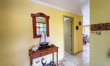 Casa en Venta en Condominio acceso y vista al Lago