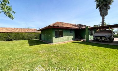 Casa en Venta en Condominio acceso y vista al Lago