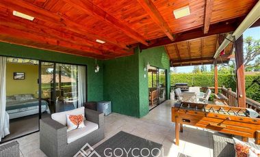 Casa en Venta en Condominio acceso y vista al Lago
