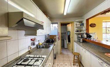 Casa en Venta en Condominio acceso y vista al Lago