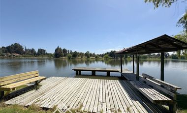 Casa en Venta en Orilla Lago Llallauquen