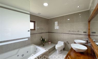 Casa en Venta en Condominio Karelia