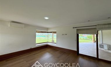 Casa en Venta en Condominio Karelia