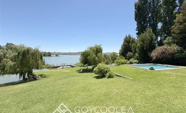 Casa en Venta en Orilla Lago San Rafael