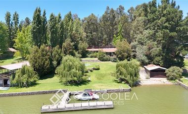 Casa en Venta en Orilla Lago San Rafael